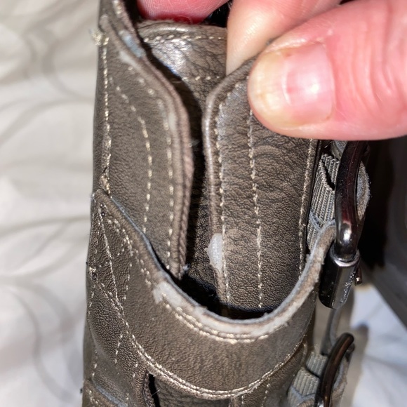 EUC SIZE 7-8 VEGAN LEATHER WEDGE BOOTIES - Picture 7 of 8